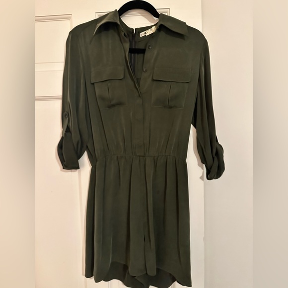 EUC Alice + Olivia Meera Tab-Sleeve Short Romper - Picture 3 of 5
